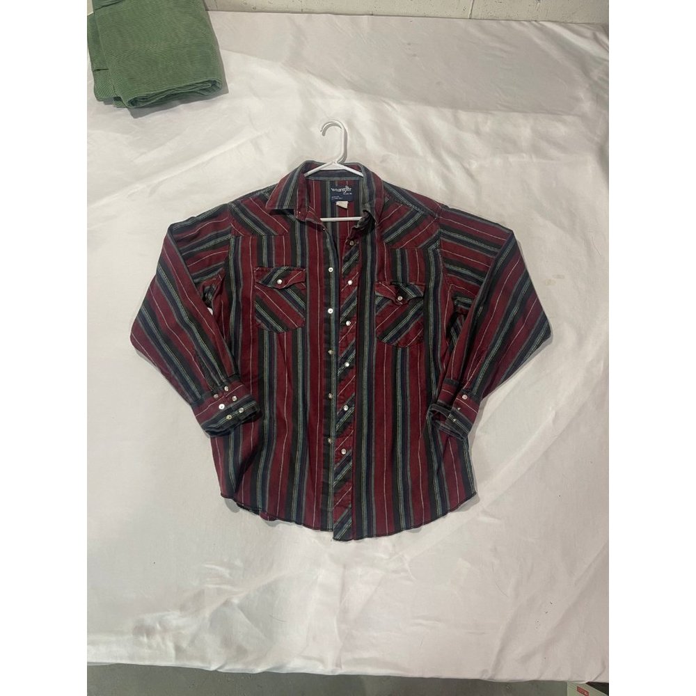 Vintage wrangler, pearl snap long sleeve (L)